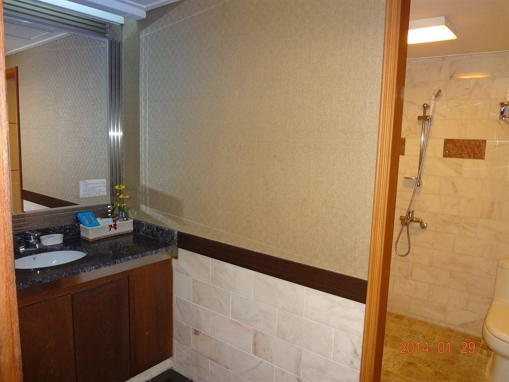 Diamond Tourist Hotel Busan Esterno foto